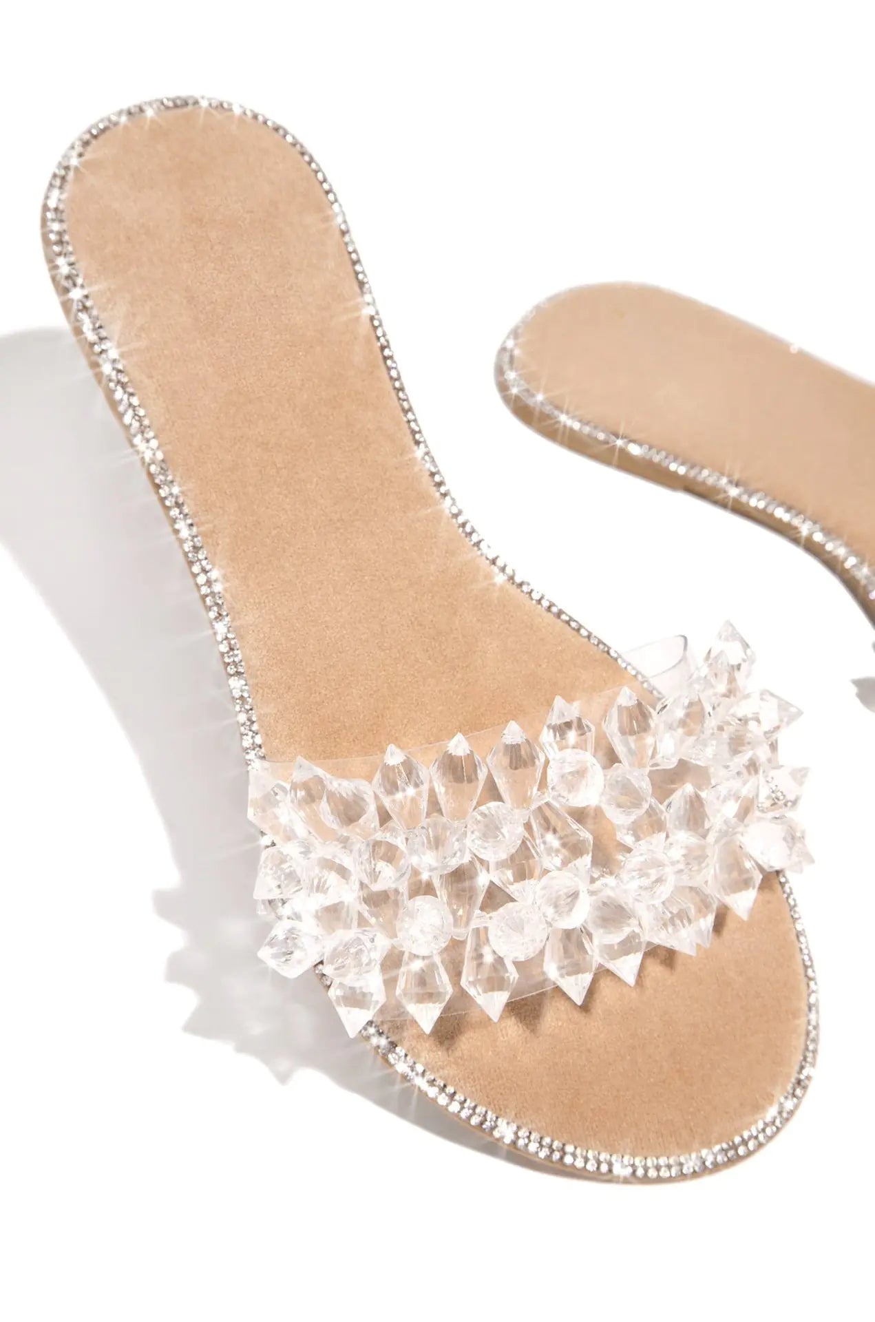 Rivet-Embellished European and American Style Slippers