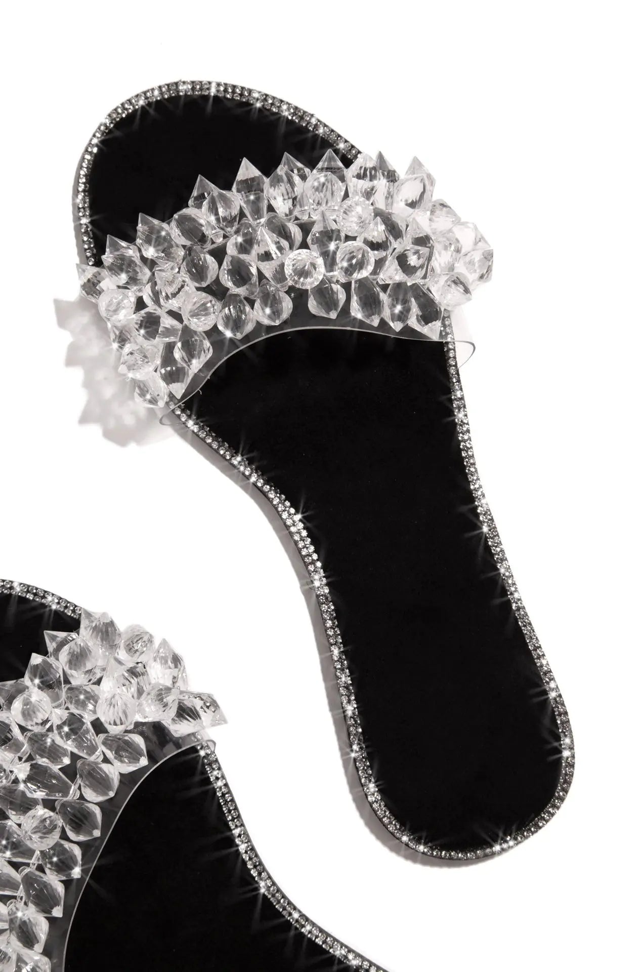 Rivet-Embellished European and American Style Slippers